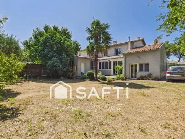 Maison 9 pièces 165 m²
