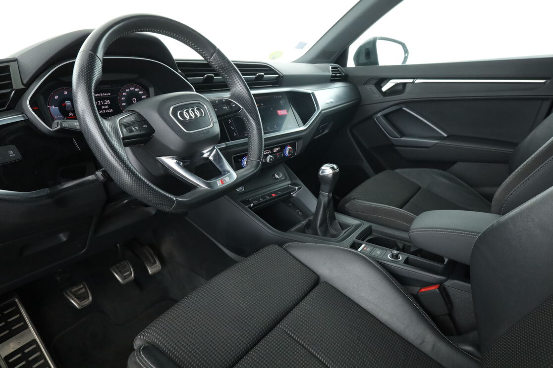 Audi Q3 35 TDI S Line Quattro — photo 10
