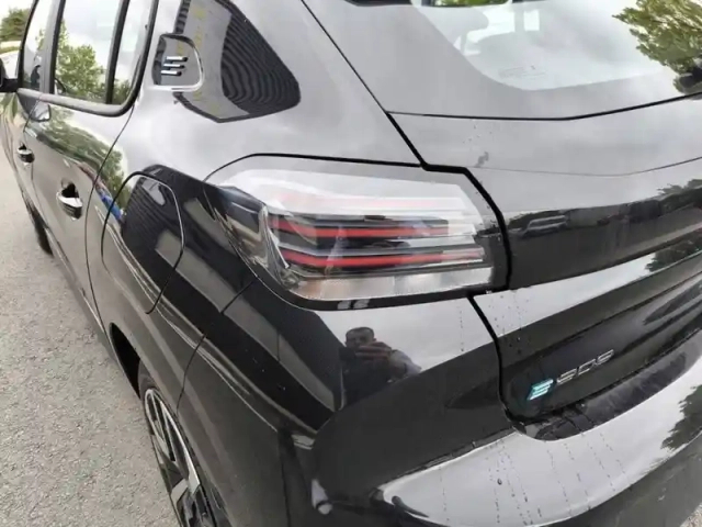 Peugeot 208 electrique 54 kwh 156ch — photo 17