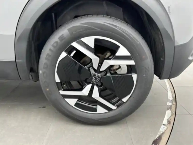 Peugeot 2008 puretech 130 s&amp;s eat8 — photo 13