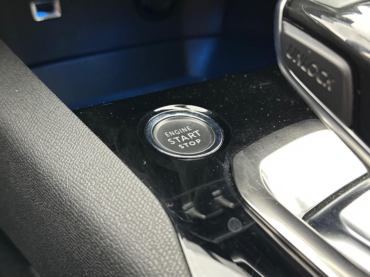 Peugeot 3008 hybrid 225 e-eat8 allure pack — photo 31