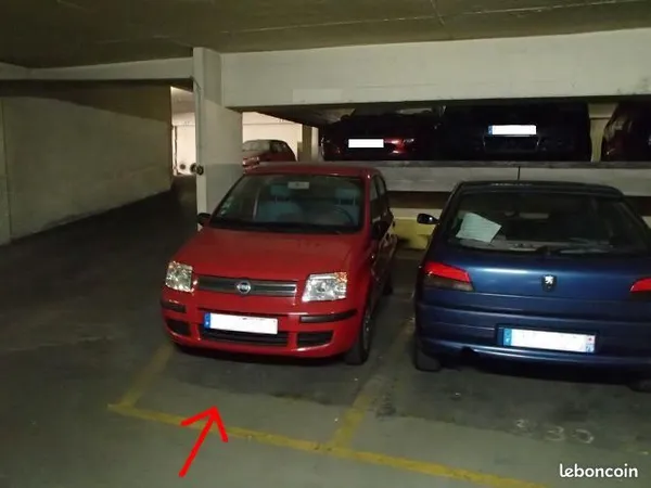 Parking 75018