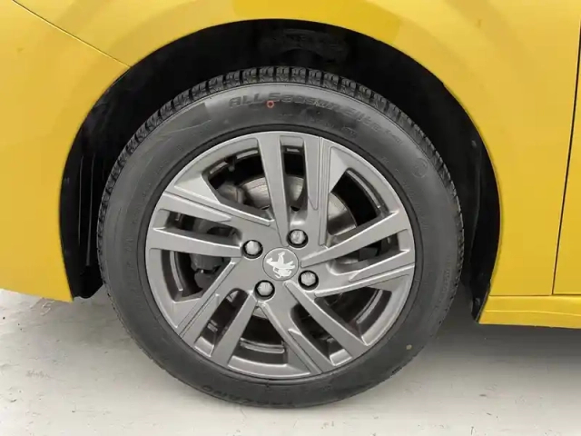 Peugeot 208 puretech 100 s&amp;s bvm6 — photo 17