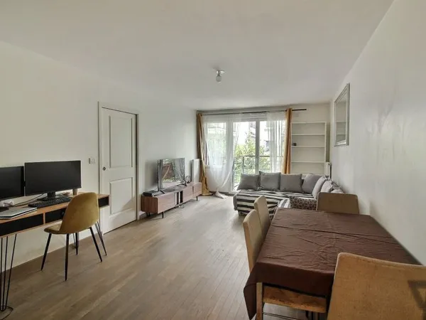 Appartement Suresnes 4 pièces 81 m² avec un jardin de 100 m² + balcon + parking