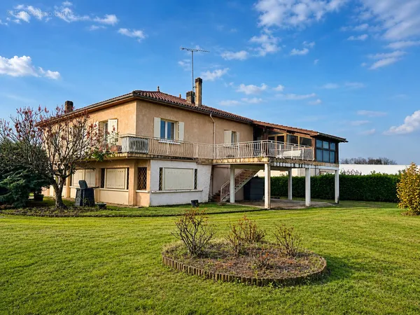 Maison 8 pièces 210 m²