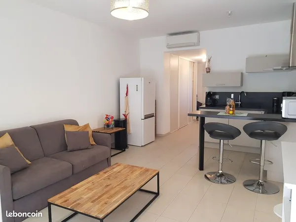 Bel appartement t2 bis bord de plage calvi