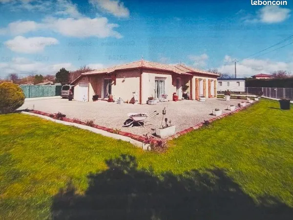 Maison individuelle avec jardin