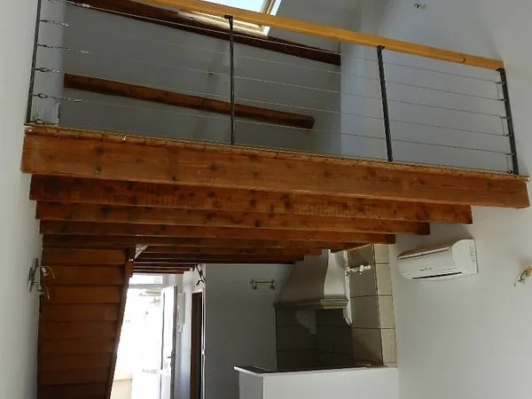 Beau appartement T2 Duplex mezzanine Climatisé Centre ville Bagnols