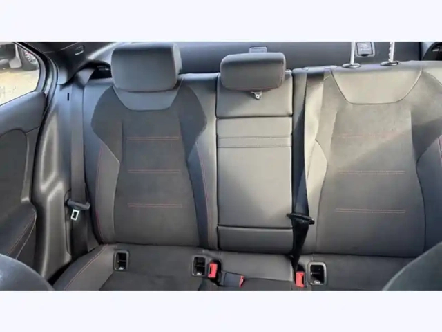 Mercedes Classe A 200 d berline amg line — photo 18