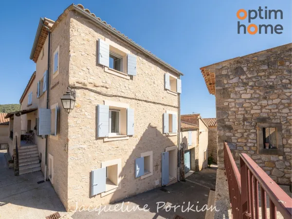 Charme et rénovation globale pour cette maison de village 3 pièces à VITROLLES EN LUBERON
