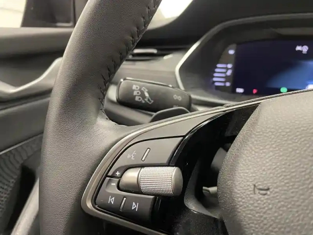 Skoda Octavia combi 2.0 tdi 150 ch scr dsg7 — photo 23