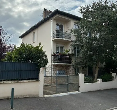 Appartement t2 cote pave