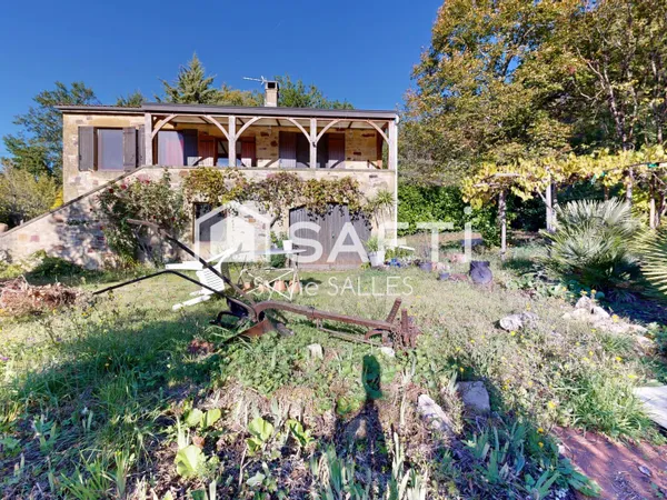 Maison avec piscine à environ 25 km de Sarlat