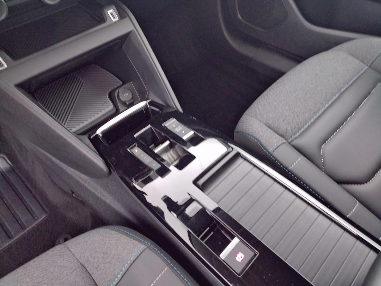Citroën C4 hybride 136 e-dcs6 plus — photo 19