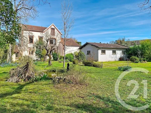 Maison 10 pièces 235 m²