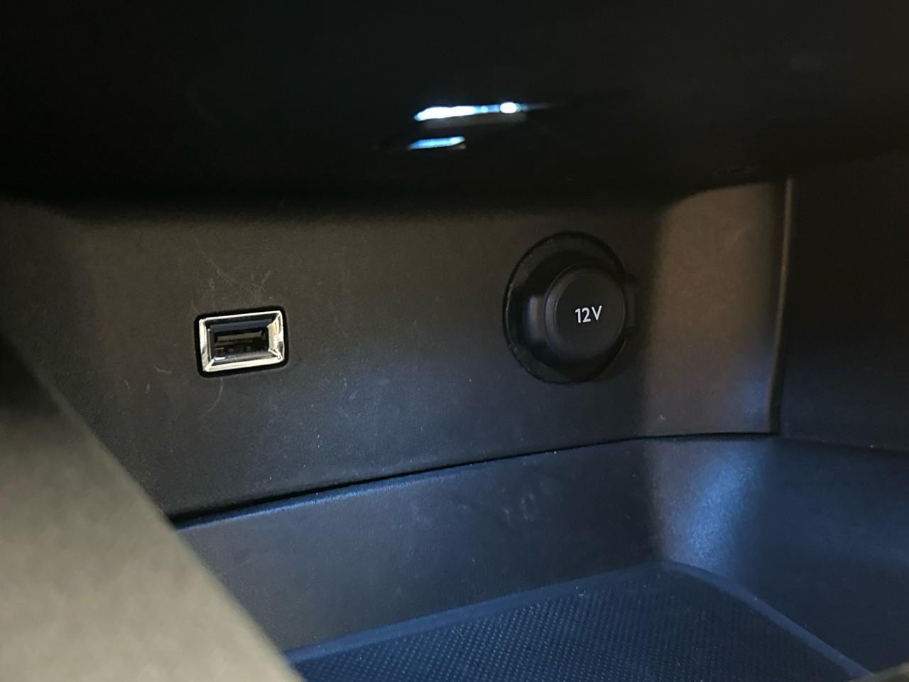 Peugeot 5008 puretech 130ch s&s eat8 allure pack — photo 29