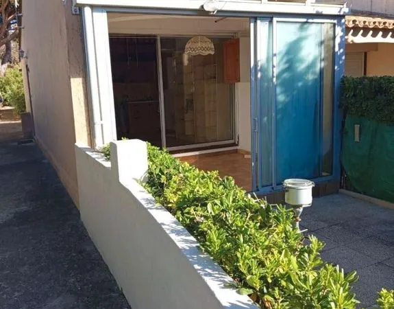 Petite maison dans lotissement