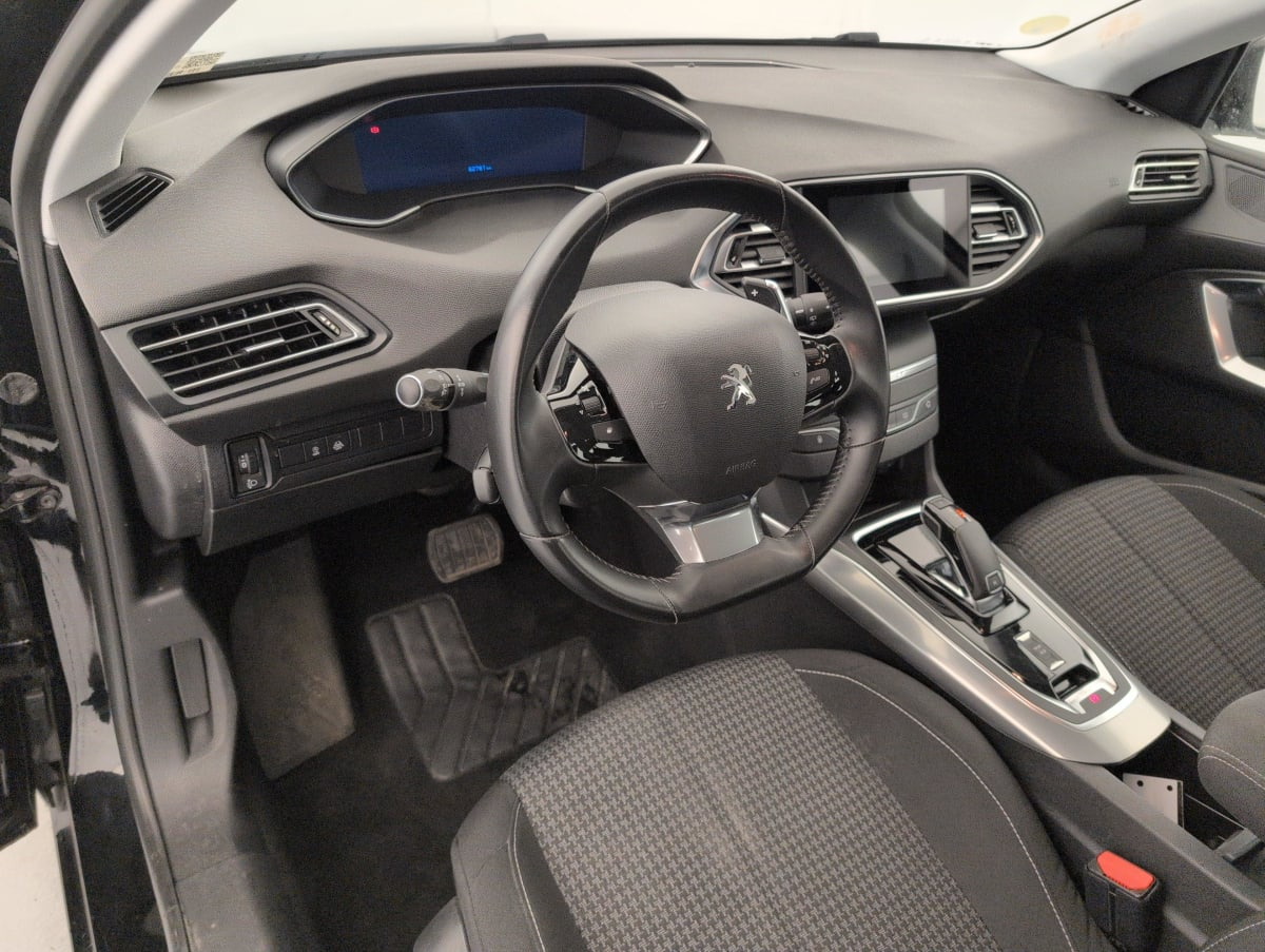 Peugeot 308 SW — photo 21