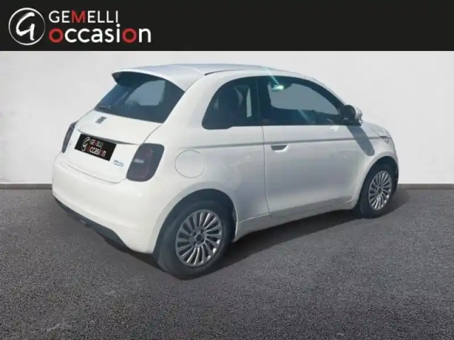 Fiat 500 e 95ch action plus berline  my22 23.8 kwh — photo 11