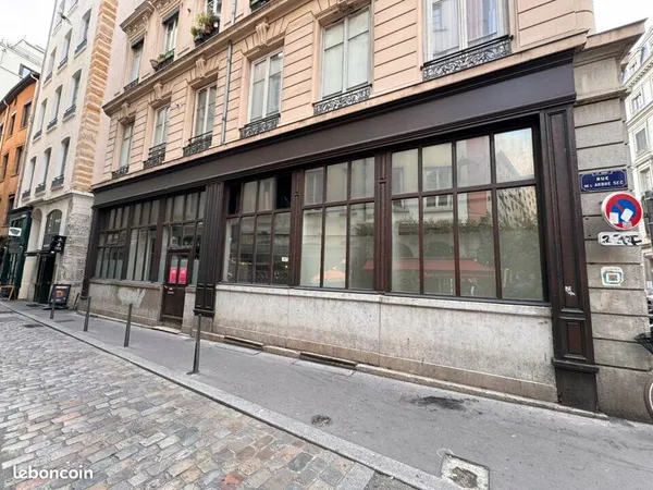 Local commercial 180 m²