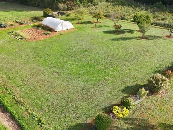 Terrain 2330 m²