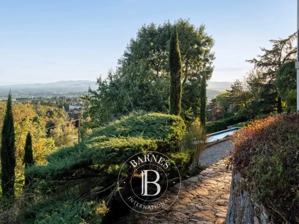 Limonest - Maison d'exception 394 m² - 6 Chambres - Jardin 4400 m² - Piscine