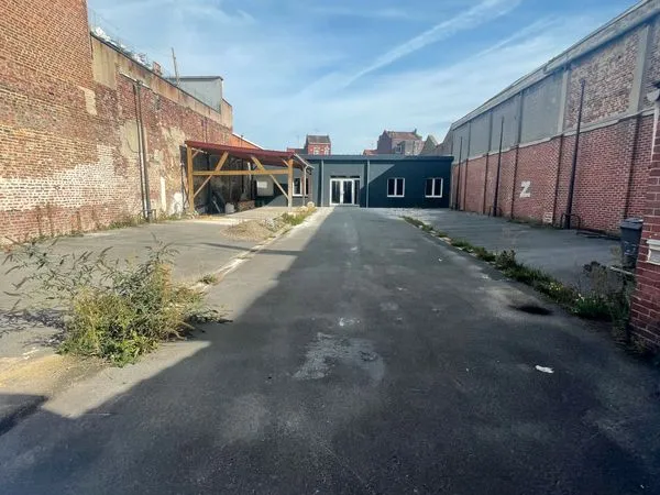Lille Local d'activité avec terrain constructible