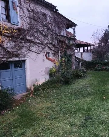 A vendre grande maison en pierre ancien couvant