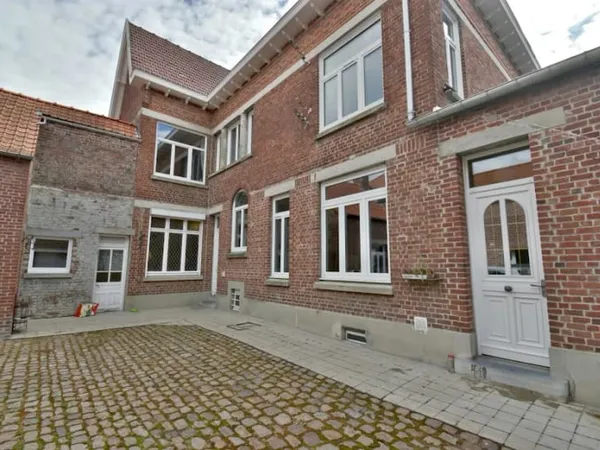 Maison 8 pièces 205 m²