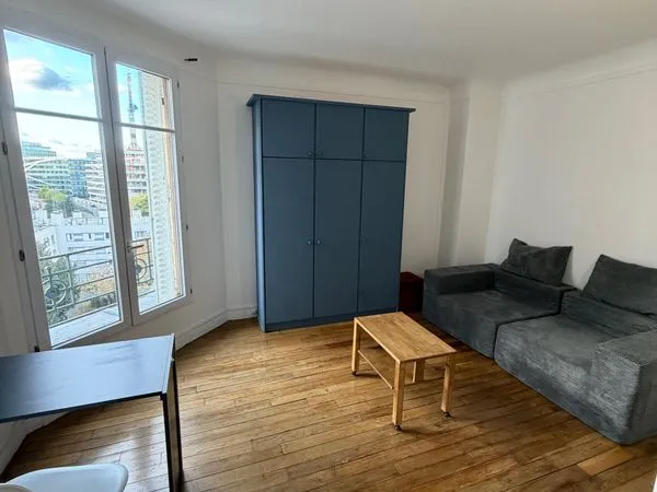 Studio meublé de 22 m² - 7e et dernier étage - Courbevoie