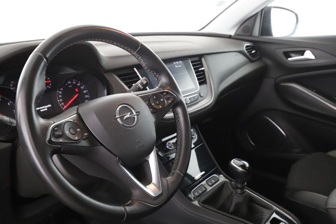 Opel Grandland X 1.2 Turbo Edition — photo 10
