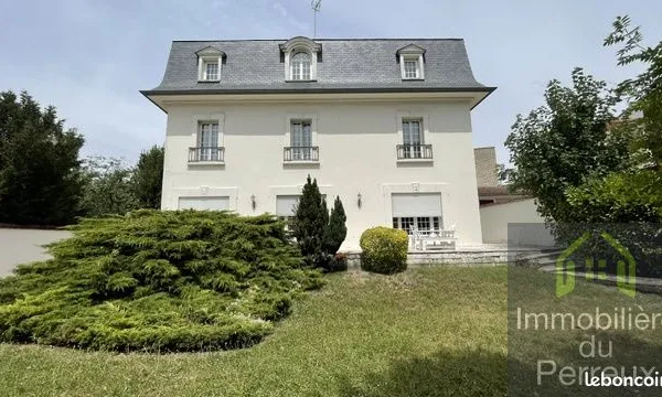 Maison 8 pièces 171 m²