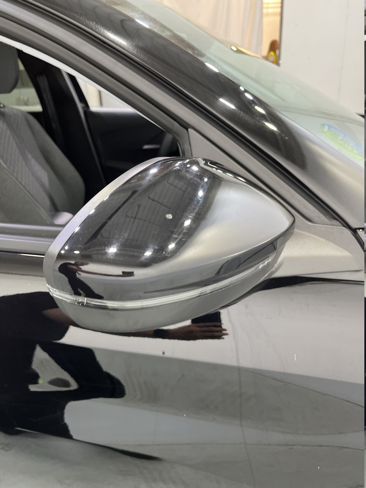 Peugeot 208 — photo 44