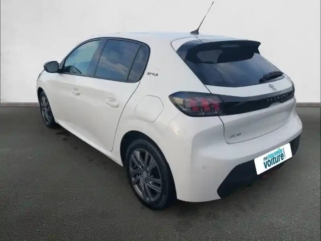 Peugeot 208 puretech 75 s&amp;s bvm5 — photo 7