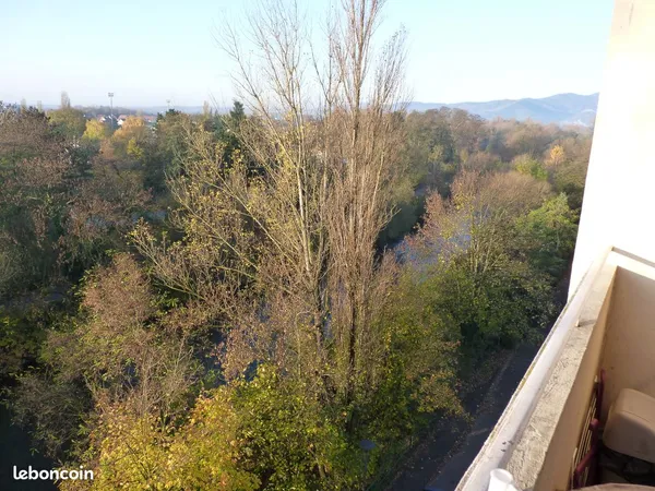 Studio plein sud avec balcon, à Cernay