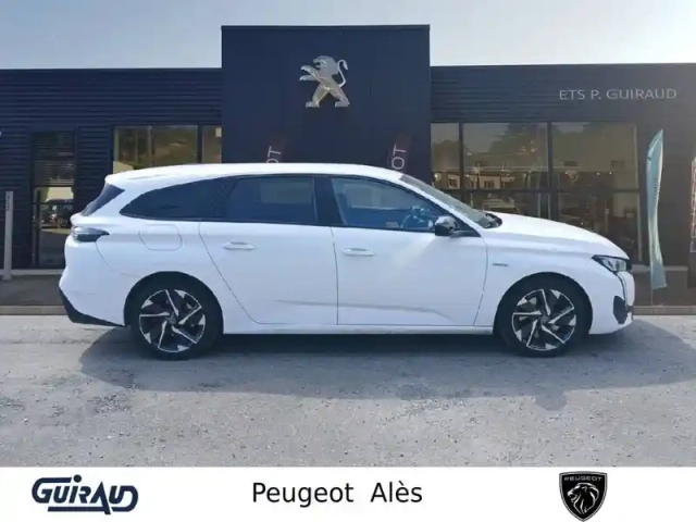 Peugeot 308 sw phev 180 e-eat8 — photo 5