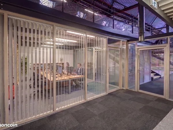 Bureau 132 m² dans immeuble classé Nantes (Canclaux-Mellinet) à 12 min. à pieds de la gare SNCF