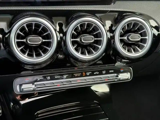 Mercedes Classe A 200 d 150ch amg line 8g-dct — photo 33
