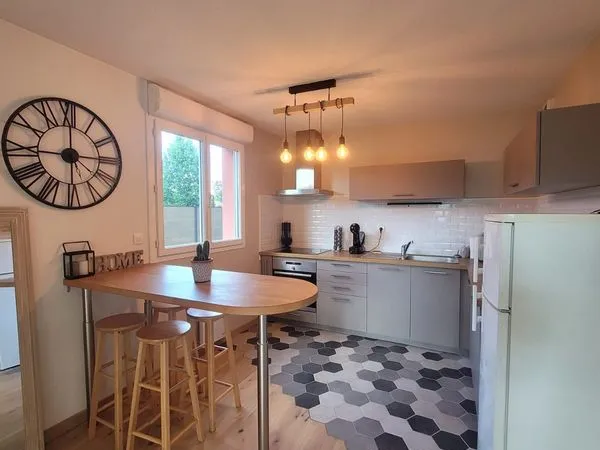 T2 entierement meuble avec terrasse - 47m2