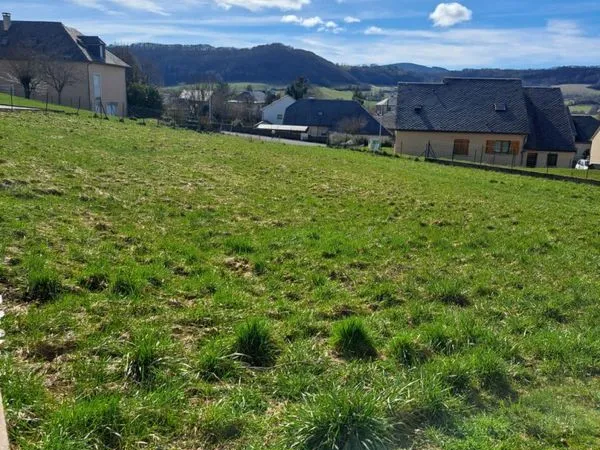 Terrain à bâtir de 1700 m² à MAUPERTHUIS (77)