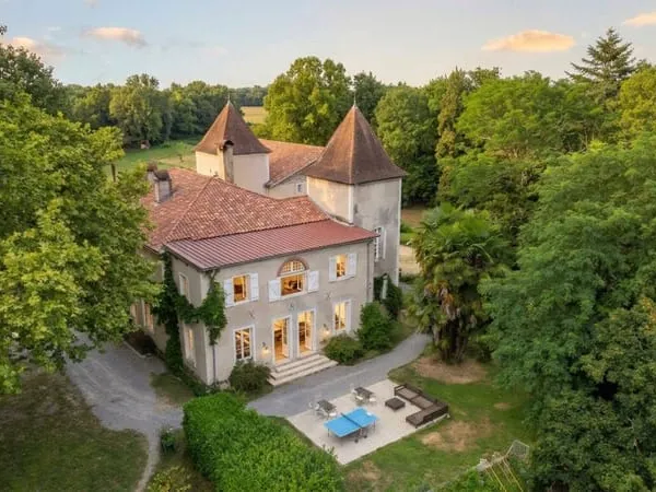 Château 20 pièces 880 m²