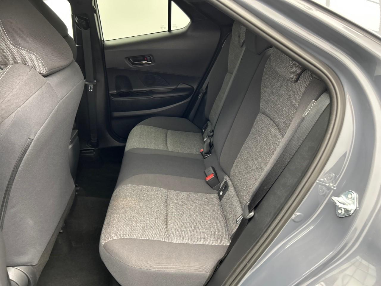 Toyota C-Hr hybride 140 design — photo 13