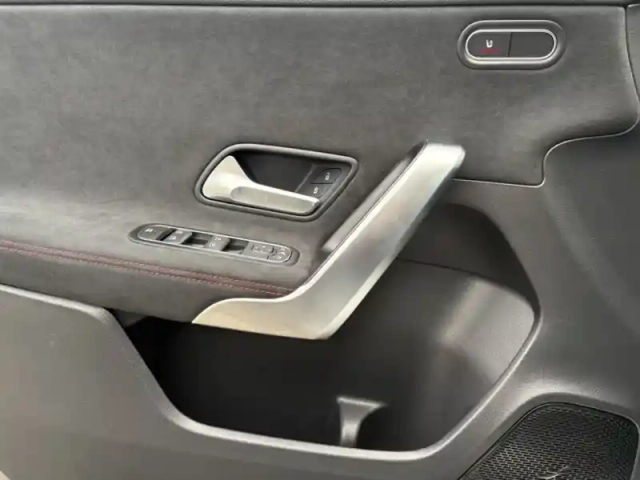 Mercedes Classe A 200 d amg line — photo 5