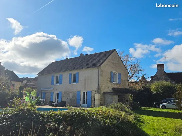 Maison avec 4 chambres et piscine