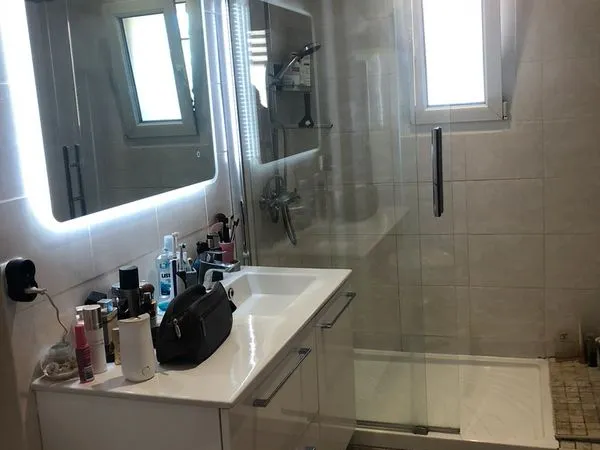 MAISON DE VILLE DE 90m2 A LOUER SALON