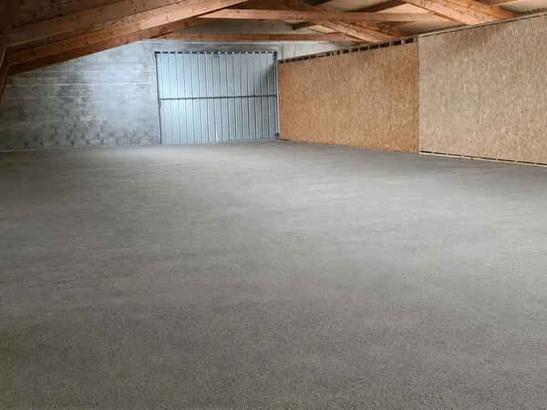 À louer - Local de stockage / Atelier / Local artisanal - De 50 à 350 m²