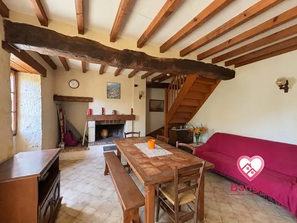 Maison avec grange attenante à rénover et terrain