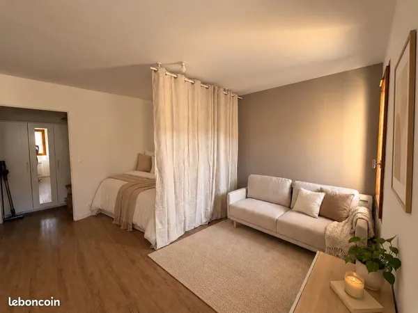 Toulon Saint-Roch - Grand studio meublé 35 m² avec coin nuit et cave