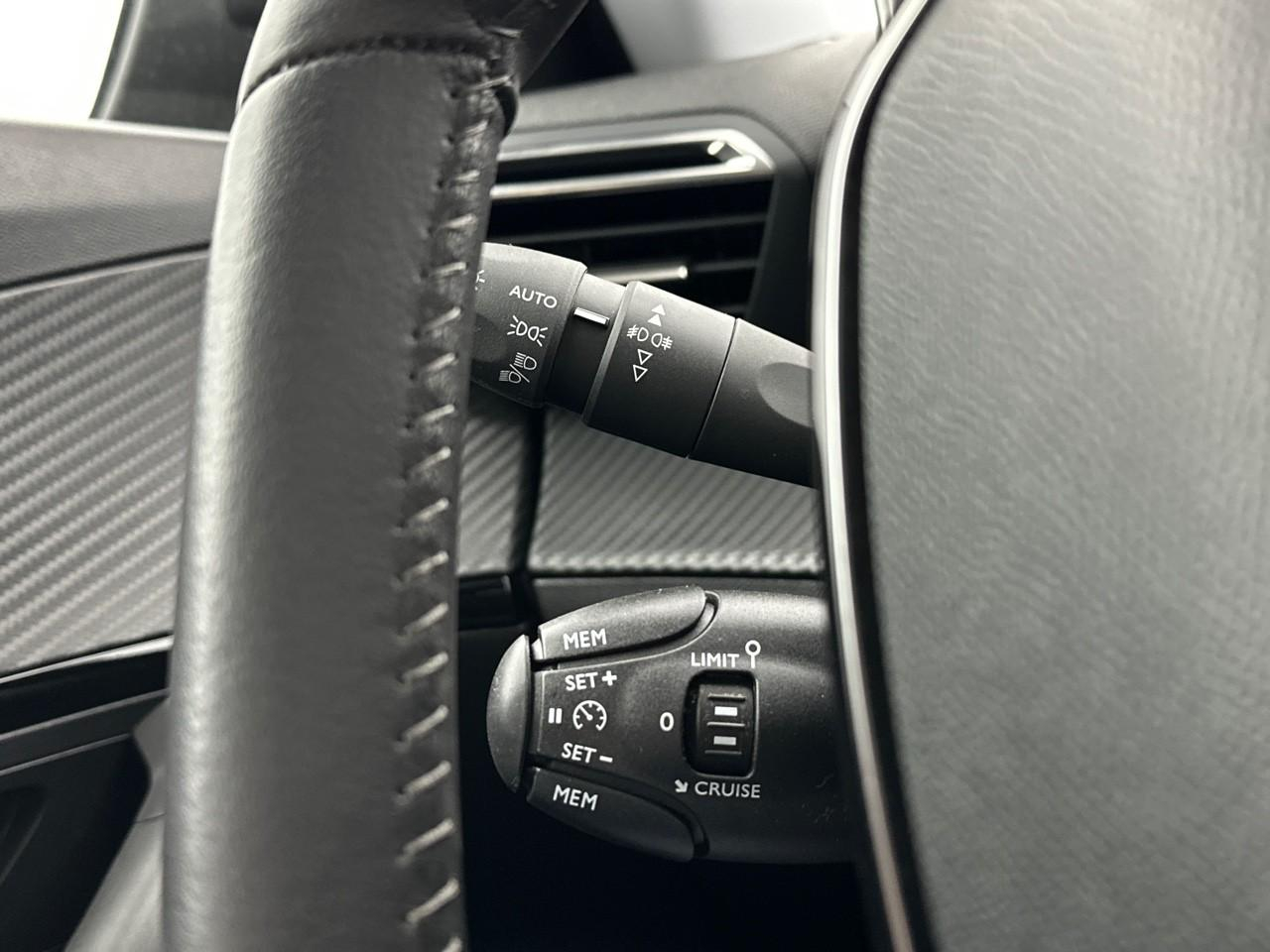 Peugeot 2008 puretech 130 s&s bvm6 allure pack — photo 19