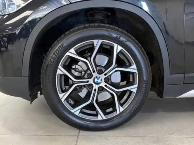 Bmw X1 sdrive18ia 136ch xline dkg7 — photo 9